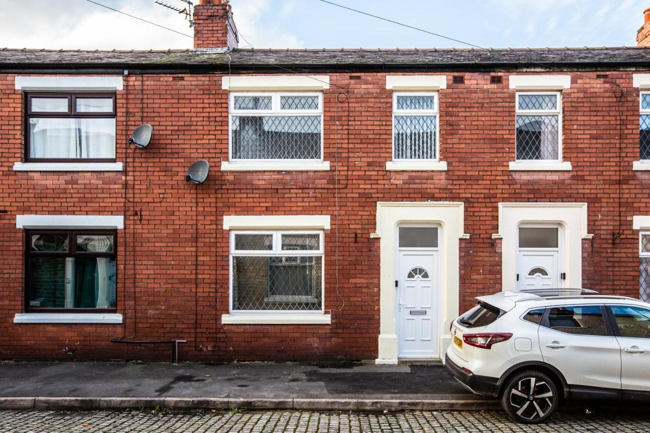 Villa Connaught House - Wi-Fi, Parking, Contractors Preston  Exterior foto